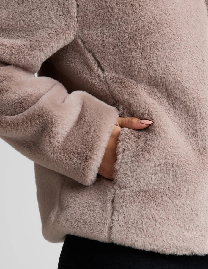 On the List Plush Faux Fur Jacket - Oat Latte
